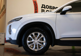 Подержанный автомобиль Hyundai Santa Fe 2019 года (36 фото)