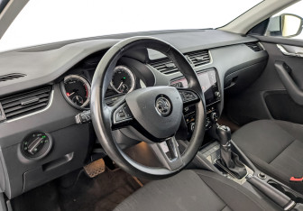 Подержанный автомобиль Skoda Octavia Liftback 2017 года (16 фото)