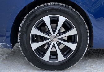 Подержанный автомобиль Kia Rio Hatchback 2014 года (17 фото)