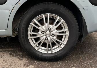 Подержанный автомобиль Kia Rio Sedan 2006 года (15 фото)