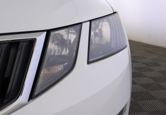 Подержанный автомобиль Skoda Octavia Liftback 2018 года (11 фото)