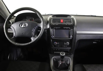 Подержанный автомобиль Great Wall Hover H3 2014 года (6 фото)