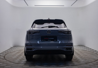 Подержанный автомобиль Changan UNI-S 2024 года (6 фото)
