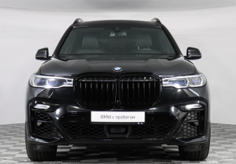 Подержанный автомобиль BMW X7 2021 года (3 фото)