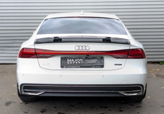 Подержанный автомобиль Audi A7 2022 года (6 фото)