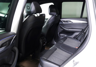 Подержанный автомобиль BMW X3 2018 года (12 фото)