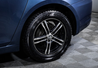 Подержанный автомобиль Chevrolet Cruze Hatchback 2013 года (15 фото)