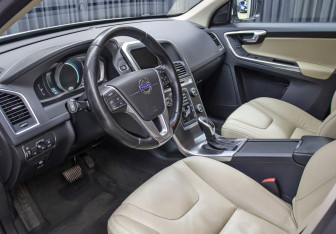 Подержанный автомобиль Volvo XC60 2013 года (16 фото)