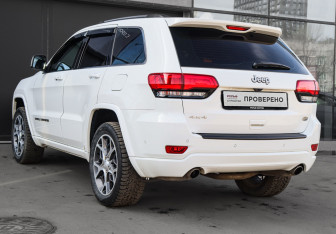 Подержанный автомобиль Jeep Grand Cherokee 2019 года (6 фото)