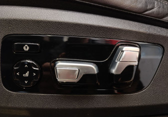 Подержанный автомобиль BMW X6 2020 года (21 фото)