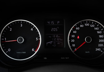Подержанный автомобиль Volkswagen Amarok 2013 года (10 фото)