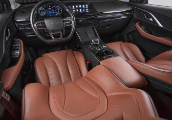 Подержанный автомобиль Omoda C5 2022 года (10 фото)