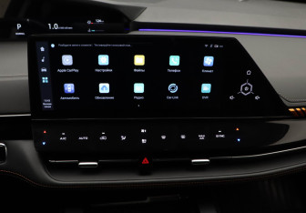 Подержанный автомобиль Changan UNI-K 2023 года (18 фото)