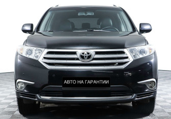 Подержанный автомобиль Toyota Highlander 2013 года (2 фото)