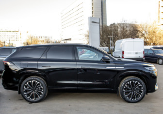 Подержанный автомобиль Jaecoo J8 2024 года (3 фото)