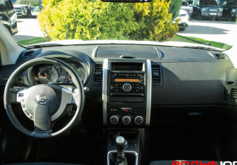 Подержанный автомобиль Nissan X-Trail 2012 года (10 фото)