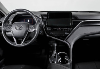 Подержанный автомобиль Toyota Camry Sedan 2022 года (12 фото)