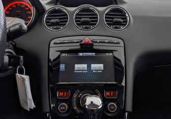 Подержанный автомобиль Peugeot 408 2021 года (17 фото)