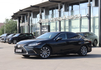 Подержанный автомобиль Lexus ES 2020 года (25 фото)