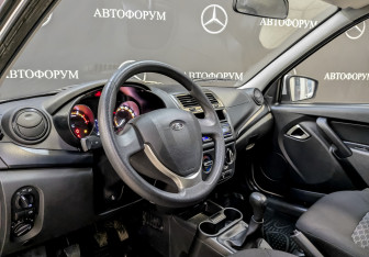 Подержанный автомобиль LADA (ВАЗ) Granta Sedan 2023 года (16 фото)
