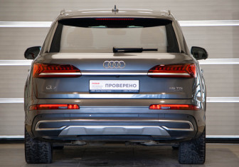 Подержанный автомобиль Audi Q7 2020 года (5 фото)