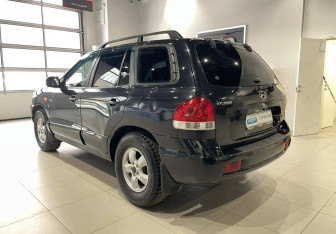 Подержанный автомобиль Hyundai Santa Fe 2011 года (6 фото)