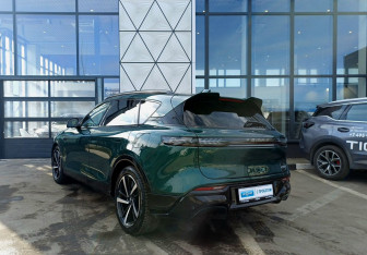 Подержанный автомобиль Voyah Free 2024 года (7 фото)