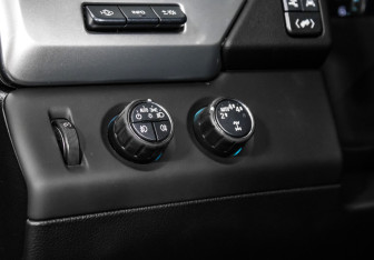 Подержанный автомобиль Chevrolet Tahoe 2018 года (21 фото)