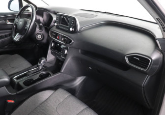 Подержанный автомобиль Hyundai Santa Fe 2019 года (10 фото)