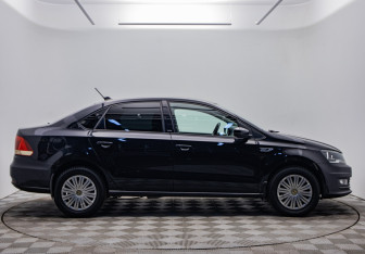 Подержанный автомобиль Volkswagen Polo Sedan 2017 года (6 фото)