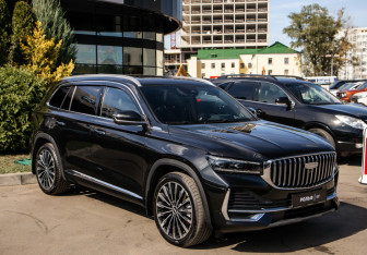 Подержанный автомобиль Geely Monjaro 2025 года (2 фото)
