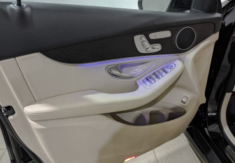 Подержанный автомобиль Mercedes-Benz GLC Coupe 2021 года (19 фото)