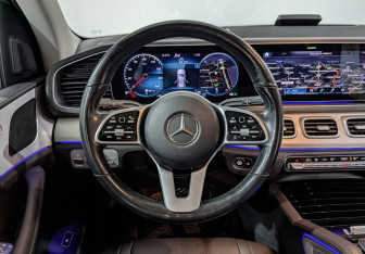 Подержанный автомобиль Mercedes-Benz GLE 2021 года (21 фото)