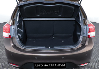 Подержанный автомобиль Kia Rio Hatchback 2017 года (17 фото)