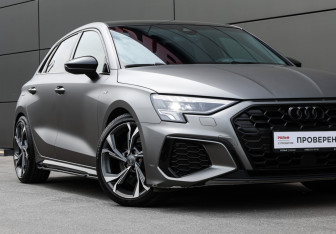Подержанный автомобиль Audi A3 Hatchback 2021 года (25 фото)