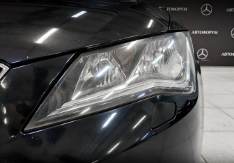 Подержанный автомобиль SEAT Leon Hatchback 2013 года (17 фото)