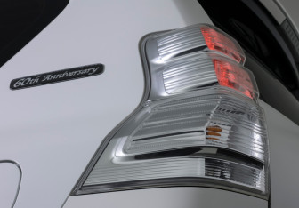 Подержанный автомобиль Toyota Land Cruiser Prado 2011 года (24 фото)