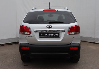 Подержанный автомобиль Kia Sorento 2011 года (5 фото)