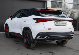 Подержанный автомобиль Omoda C5 2023 года (6 фото)