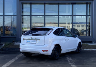 Подержанный автомобиль Ford Focus Hatchback 2008 года (5 фото)