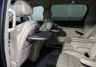 Подержанный автомобиль Voyah Dream 2024 года (16 фото)