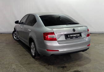 Подержанный автомобиль Skoda Octavia Liftback 2013 года (7 фото)