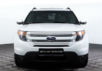 Подержанный автомобиль Ford Explorer 2013 года (2 фото)