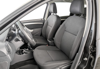 Подержанный автомобиль Nissan Terrano 2019 года (20 фото)