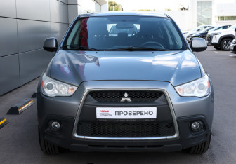Подержанный автомобиль Mitsubishi ASX 2012 года (2 фото)