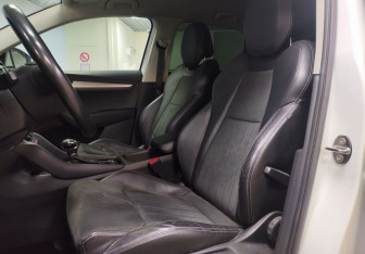 Подержанный автомобиль Skoda Karoq 2020 года (10 фото)