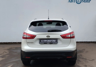Подержанный автомобиль Nissan Qashqai 2014 года (6 фото)
