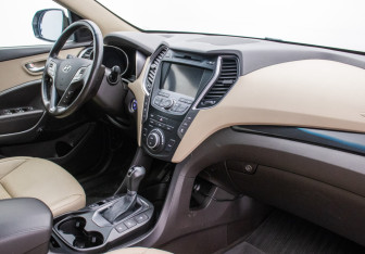 Подержанный автомобиль Hyundai Santa Fe 2014 года (10 фото)
