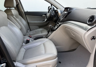 Подержанный автомобиль Chevrolet Orlando 2012 года (10 фото)