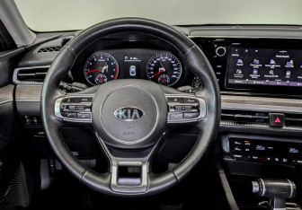 Подержанный автомобиль Kia K5 2020 года (22 фото)